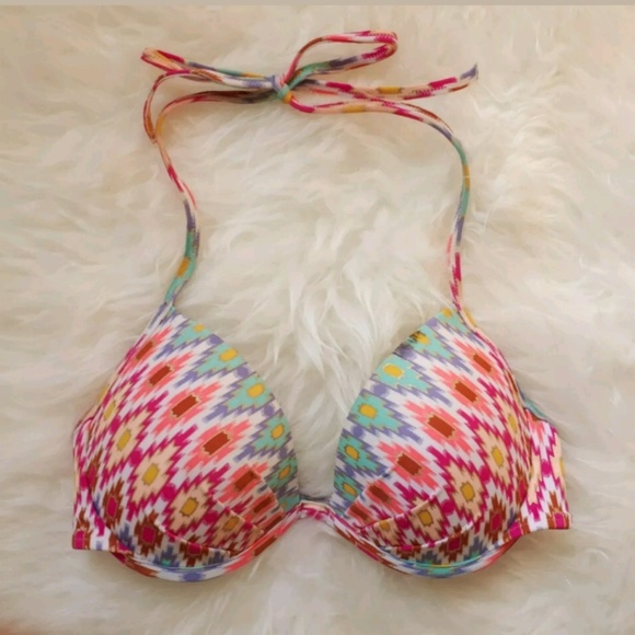 32d bikini top size